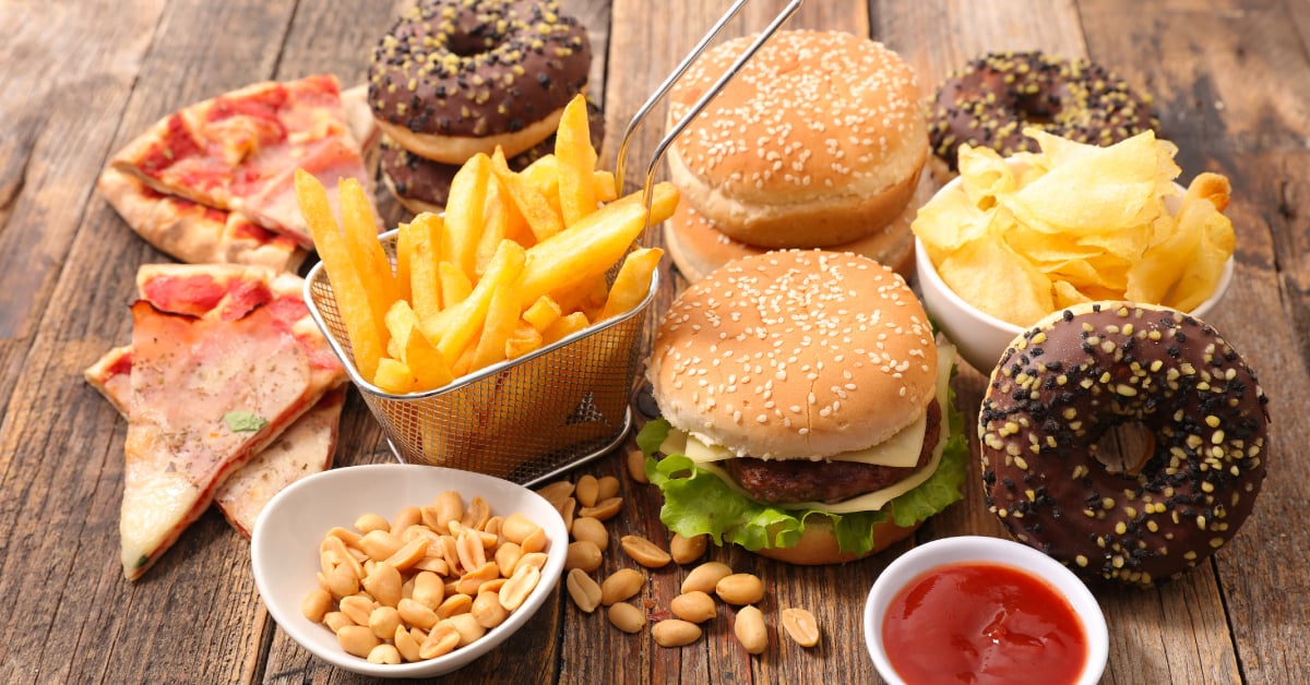 8 Alimentos que Devem Ser Evitados em Casa Durante a Dieta